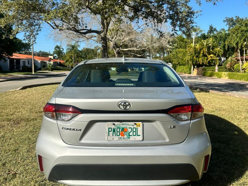 2022 Toyota Corolla LE